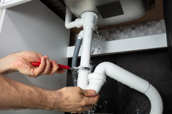 Emergency Plumbing Leaking Pipework Ly